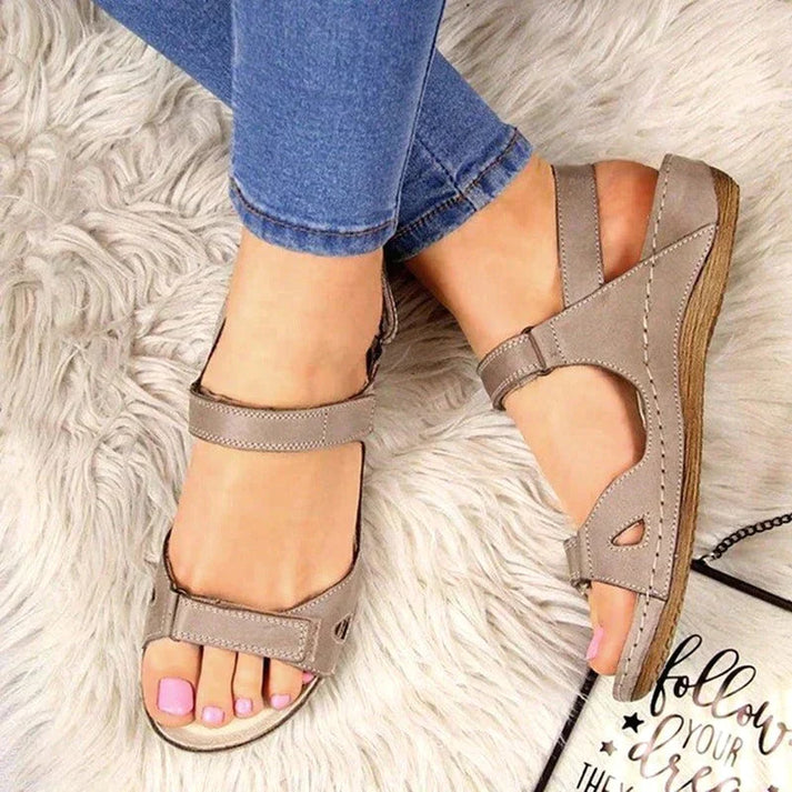 SoftWalk Everyday Sandal